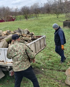 Delivering firewood Delivering firewood